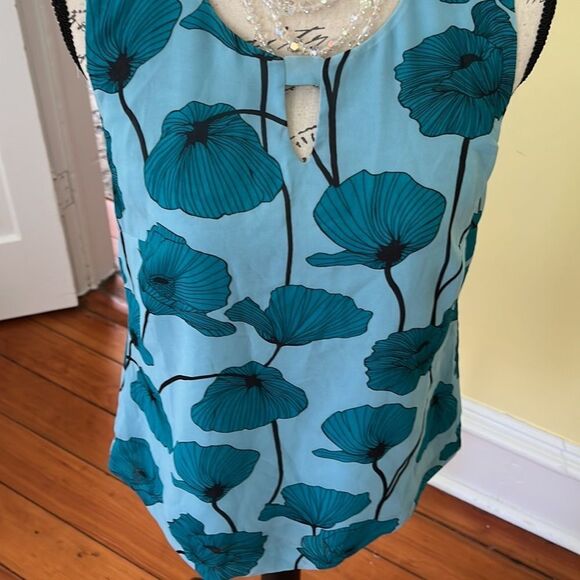 Cabi Sz S EUC Tiffany French Blue Floral Lined Top - Picture 4 of 9